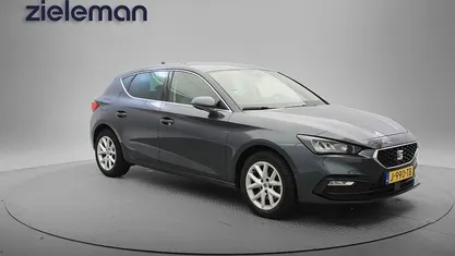 Grijs Occasion 2020 Seat Leon Style Hatchback | € 17.845 (Eerlijke prijs)