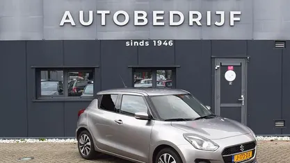 Grijs Gebruikt 2020 Suzuki Swift Hatchback | € 15.950 (Eerlijke prijs)