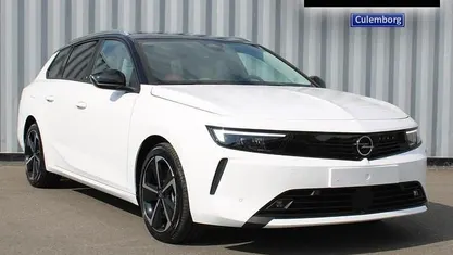 Wit Nieuw 2025 Opel Astra Stationwagen | € 35.444 (Eerlijke prijs)