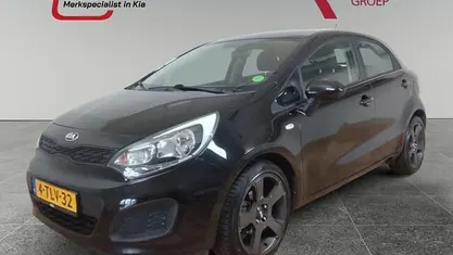 Zwart Occasion 2014 Kia Rio Hatchback | € 5.445 (Eerlijke prijs)
