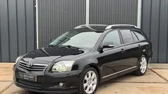 Zwart (metallic) Gebruikt 2006 Toyota Avensis Executive Stationwagen | € 2.450 (Eerlijke prijs)