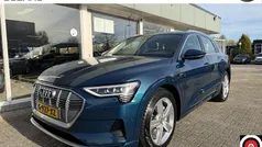 Blauw (metallic) Gebruikt 2019 Audi e-tron SUV | € 23.999 (Eerlijke prijs)