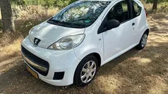 Wit Gebruikt 2009 Peugeot 107 Hatchback | € 2.250 (Eerlijke prijs)