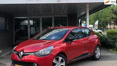 Rood Gebruikt 2015 Renault Clio IV Expression Hatchback | € 7.995 (Eerlijke prijs)