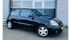 Zwart Gebruikt 2004 Renault Clio II Authentique Hatchback | € 950 (Eerlijke prijs)
