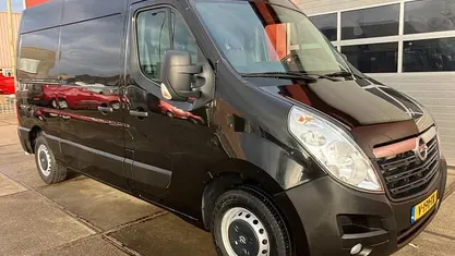 Zwart Gebruikt 2018 Opel Movano Van | € 12.950 (Goede deal)