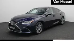 Blauw Gebruikt 2019 Lexus ES300H Luxury Line Sedan | € 29.445 (Super prijs)