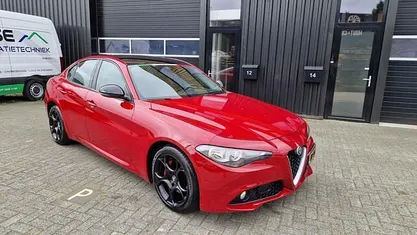 Occasion Alfa Romeo Giulia Business 179 PK (131 kW) 2017 Rood Sedan