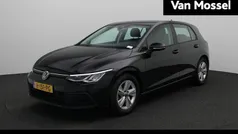 Gebruikt 2022 VW Golf VIII Life Hatchback | € 20.900 (Goede deal)