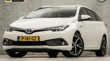 Wit Occasion 2017 Toyota Auris Touring Sports Sport Stationwagen | € 12.945 (Eerlijke prijs)
