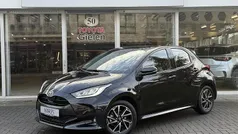 Zwart Gebruikt 2024 Toyota Yaris Hybrid Plus Hatchback | € 22.900 (Eerlijke prijs)