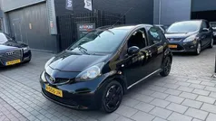 Zwart Gebruikt 2008 Toyota Aygo Sport Hatchback | € 2.499 (Eerlijke prijs)