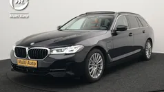 Zwart Gebruikt 2022 BMW 530e Executive Stationwagen | € 41.440 (Goede deal)