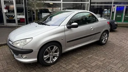 Occasion Peugeot 206 CC Roland Garros 109 PK (80 kW) 2003 Cabriolet