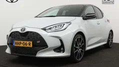 Grijs Gebruikt 2023 Toyota Yaris Hybrid Sport Hatchback | € 28.445 (Eerlijke prijs)