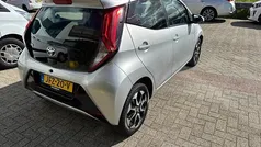 Grijs Gebruikt 2021 Toyota Aygo X-play Hatchback | € 13.250 (Eerlijke prijs)