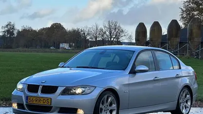 Grijs Gebruikt 2005 BMW 320 Executive Sedan | € 5.899 (Eerlijke prijs)