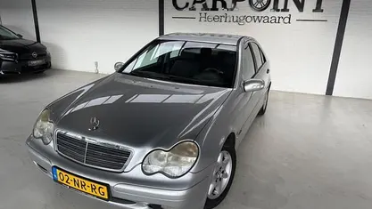 Grijs Gebruikt 2004 Mercedes C180 Classic Sedan | € 2.950 (Eerlijke prijs)