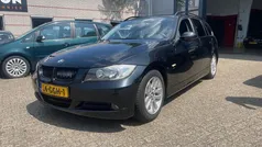 Zwart, metallic lak Gebruikt 2008 BMW 318 Executive Stationwagen | € 3.749 (Super prijs)