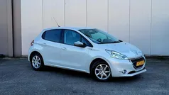 Wit Gebruikt 2015 Peugeot 208 Style Hatchback | € 4.999 (Eerlijke prijs)