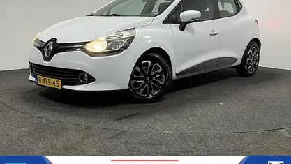 Gebruikt 2014 Renault Clio IV Expression Hatchback | € 5.950 (Eerlijke prijs)