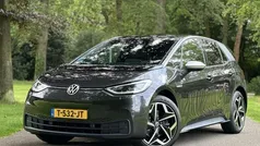 Zwart, metallic lak Gebruikt 2020 VW ID.3 Pro Hatchback | € 23.900 (Eerlijke prijs)
