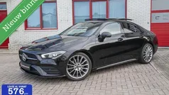 Zwart Gebruikt 2023 Mercedes CLA200 AMG line Sedan | € 35.950 (Goede deal)