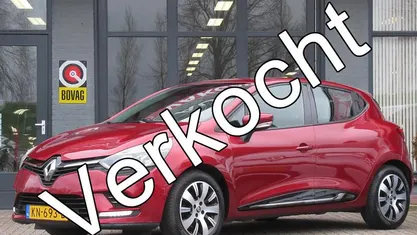 Rood (metallic) Gebruikt 2016 Renault Clio IV Zen Hatchback | € 7.750 (Eerlijke prijs)