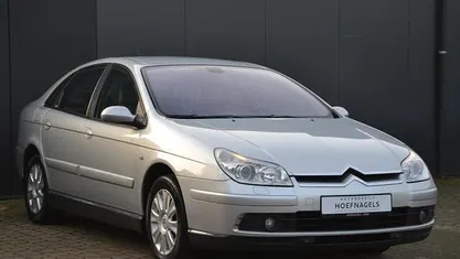 Grijs (metallic) Occasion 2006 Citroën C5 Exclusive Hatchback | € 1.950 (Eerlijke prijs)