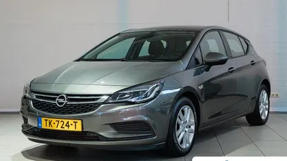 Grijs Occasion 2018 Opel Astra Edition Hatchback | € 11.445 (Eerlijke prijs)