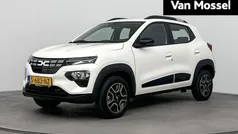 Gebruikt 2023 Dacia Spring Essentiel Hatchback | € 13.440 (Eerlijke prijs)