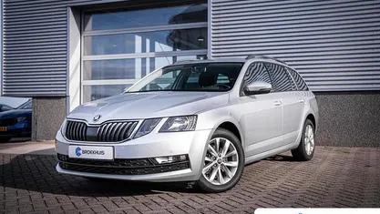Grijs Occasion 2018 Skoda Octavia Ambition Stationwagen | € 17.895 (Eerlijke prijs)