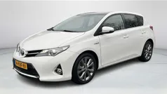 Wit Gebruikt 2013 Toyota Auris Hybrid Hatchback | € 9.485 (Eerlijke prijs)