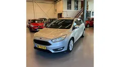 Grijs Gebruikt 2017 Ford Focus Hatchback | € 10.950 (Eerlijke prijs)