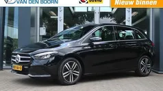 Zwart Gebruikt 2021 Mercedes B250 MPV | € 26.950 (Goede deal)