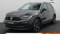 Grijs Gebruikt 2022 VW Tiguan Business SUV | € 35.500 (Goede deal)