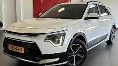 Snow white pearl Gebruikt 2024 Kia Niro SUV | € 33.950 (Eerlijke prijs)
