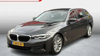 Occasion 2023 BMW 530e Comfort Edition Stationwagen | € 36.999 (Super prijs)