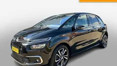 Zwart Gebruikt 2017 Citroën C4 PureTech MPV | € 9.950 (Eerlijke prijs)