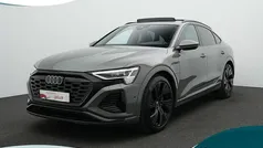 Grijs (metallic) Gebruikt 2023 Audi Q8 Sportback e-tron S-Line SUV | € 59.900 (Eerlijke prijs)