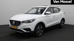 Wit Gebruikt 2021 MG ZS Luxury Sedan | € 15.995 (Eerlijke prijs)