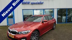 Oranje Gebruikt 2019 BMW 330 Executive Sedan | € 37.450 (Eerlijke prijs)