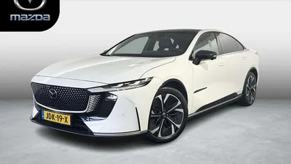 Wit Occasion 2025 Mazda 6e Takumi-Line Hatchback | € 37.950 (Super prijs)
