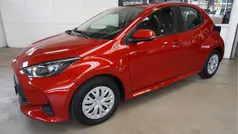Rood Gebruikt 2022 Toyota Yaris Active Hatchback | € 16.850 (Eerlijke prijs)