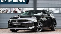 Zwart Gebruikt 2023 Opel Astra Elegance Hatchback | € 19.950 (Goede deal)
