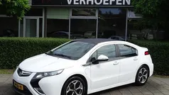 Wit, metallic lak Gebruikt 2013 Opel Ampera Hatchback | € 8.441 (Eerlijke prijs)