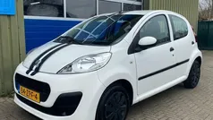 Wit Gebruikt 2013 Peugeot 107 Access Hatchback | € 4.444 (Eerlijke prijs)