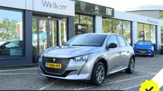 Grijs Gebruikt 2023 Peugeot e-208 Style Hatchback | € 19.990 (Eerlijke prijs)