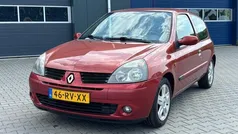 Gebruikt 2005 Renault Clio II Authentique Hatchback | € 750 (Super prijs)