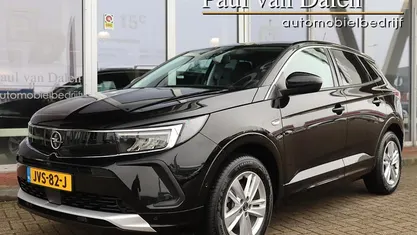 Zwart (metallic) Occasion 2024 Opel Grandland X Ultimate SUV | € 23.900 (Super prijs)